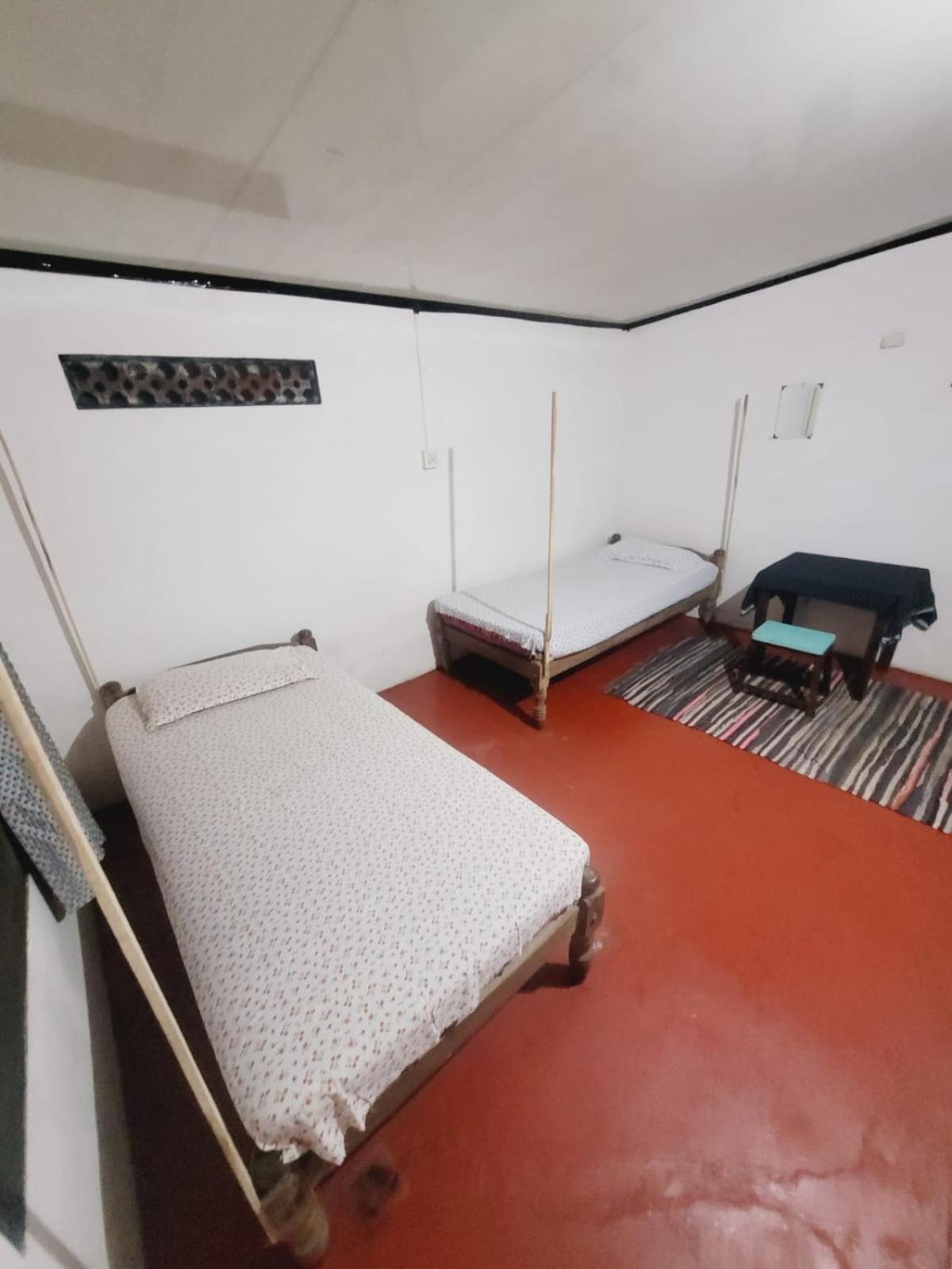 Hotel The Blues Alappuzha Esterno foto