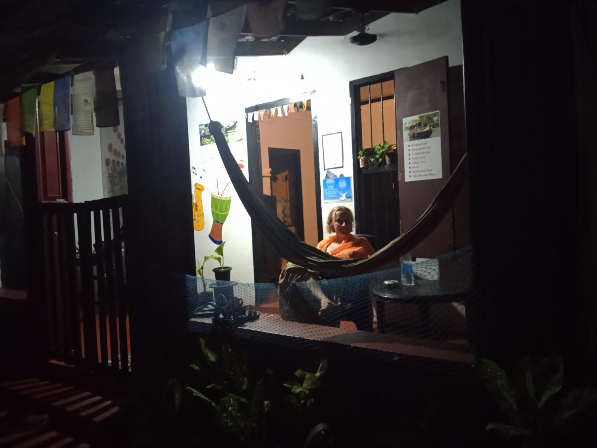 Hotel The Blues Alappuzha Esterno foto