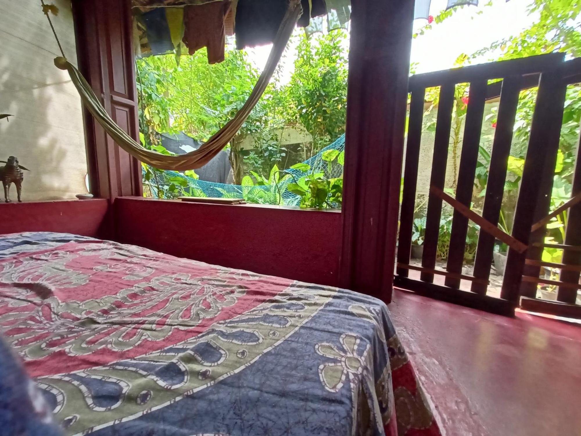 Hotel The Blues Alappuzha Esterno foto